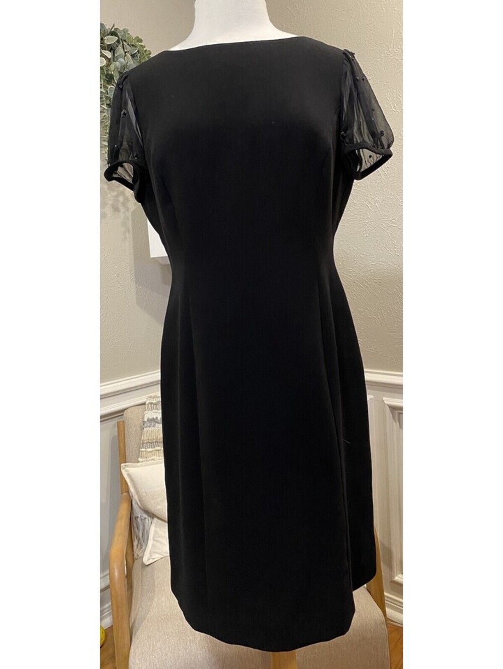 Tahari 10P Chiffon Women’s Black Dress Arthur S Levine Short Sleeves Sequin
